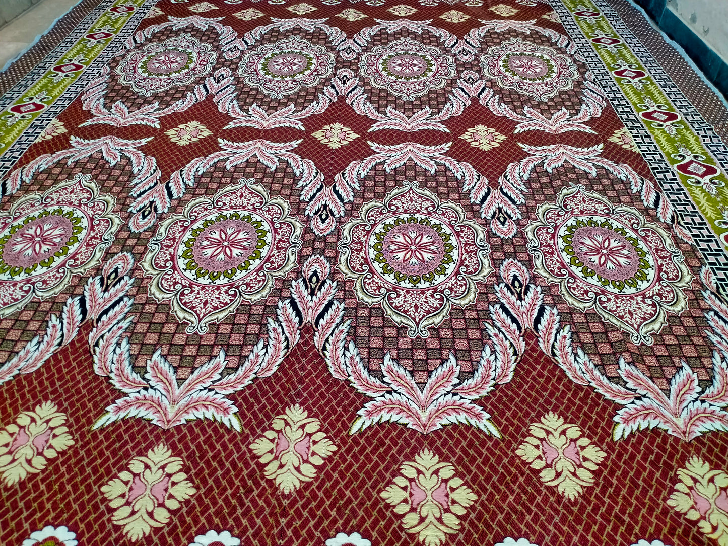 Traditional Multani Jazem – 9x15 Ft – Elegant Floral Classic
