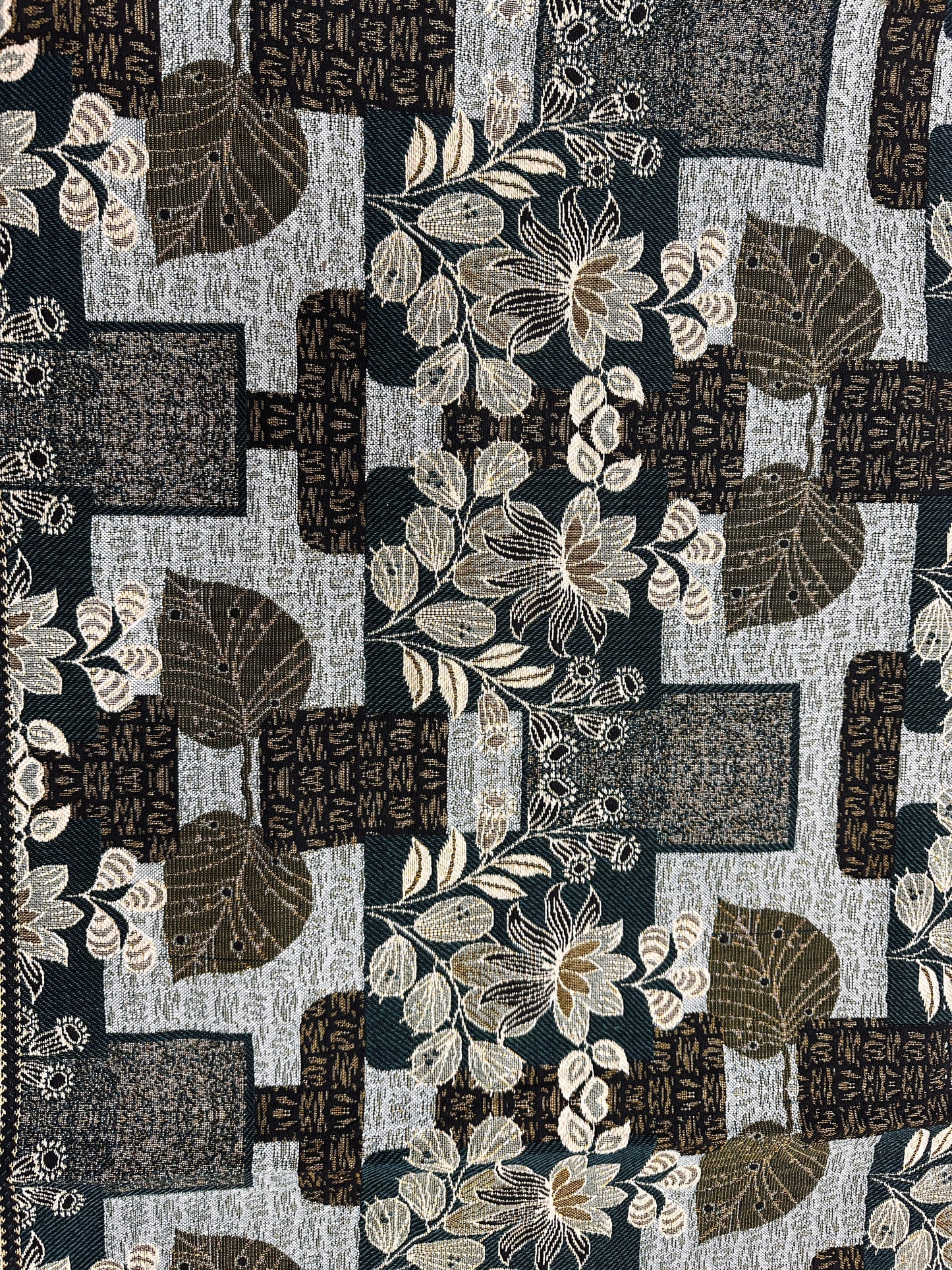 Classic Grey Multani Bedsheet – Central Floral Bouquet Pattern