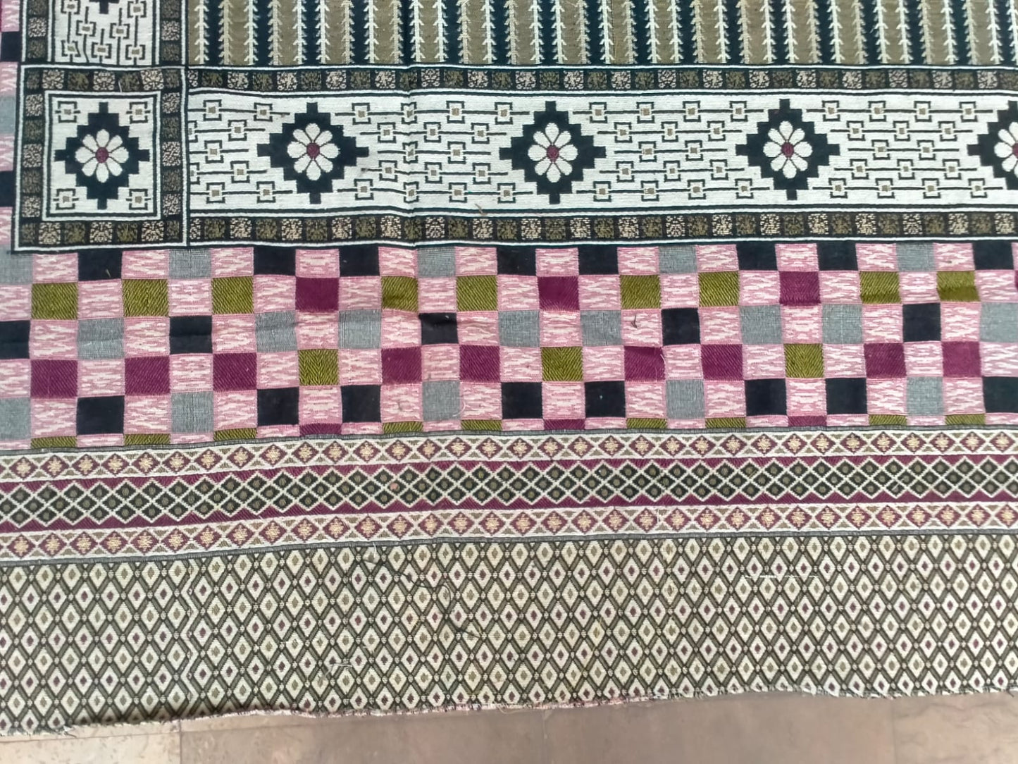 Traditional Multani Jazem – 9x11.5 Ft – Floral Vine Classic