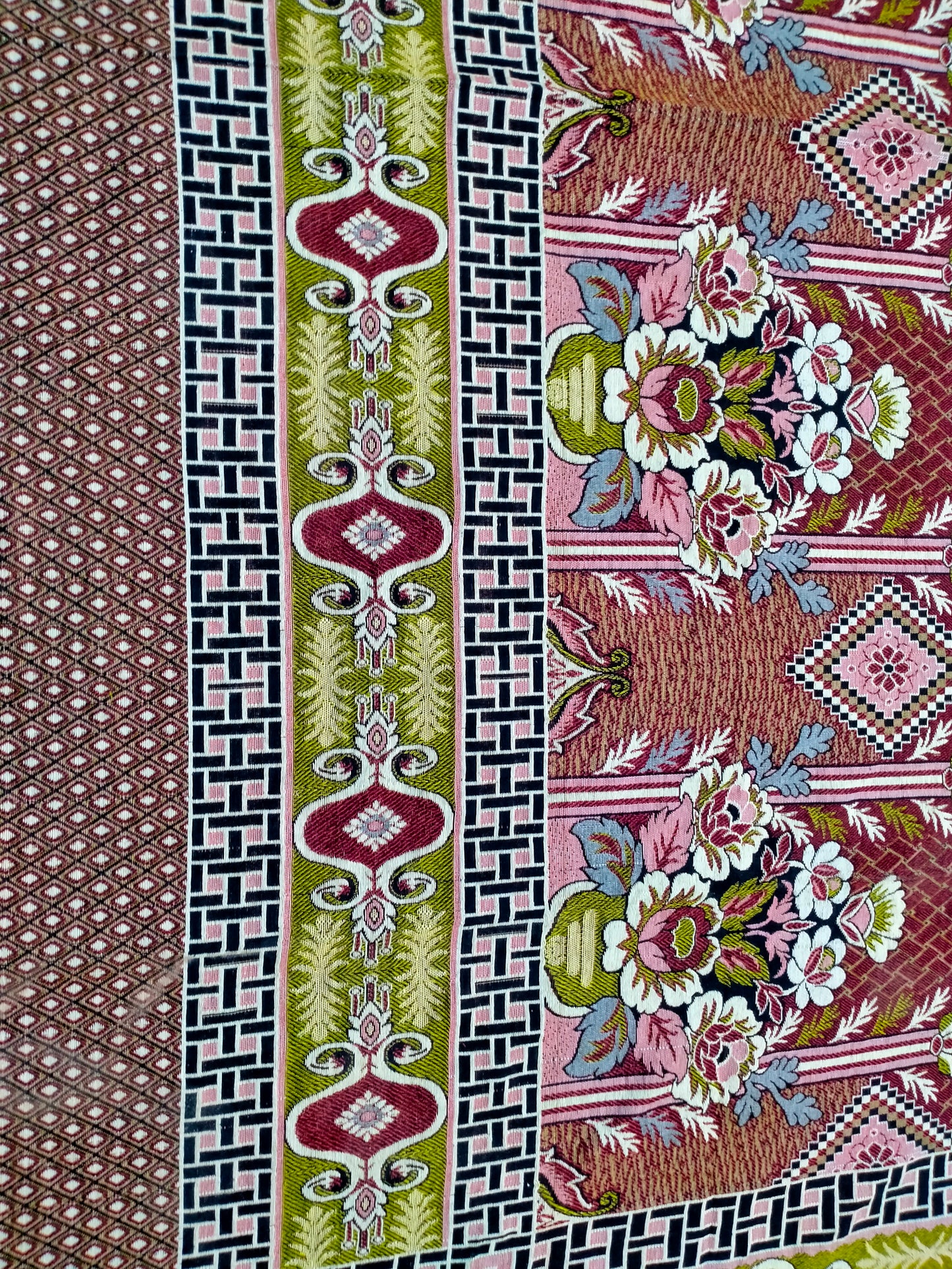 Traditional Multani Jazem – 9x11.5 Ft – Elegant Floral Classic