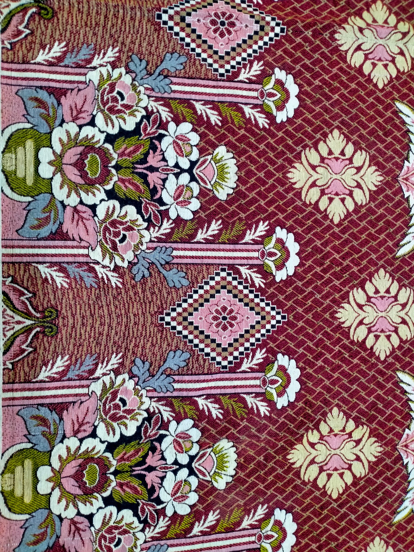 Traditional Multani Jazem – 9x11.5 Ft – Elegant Floral Classic