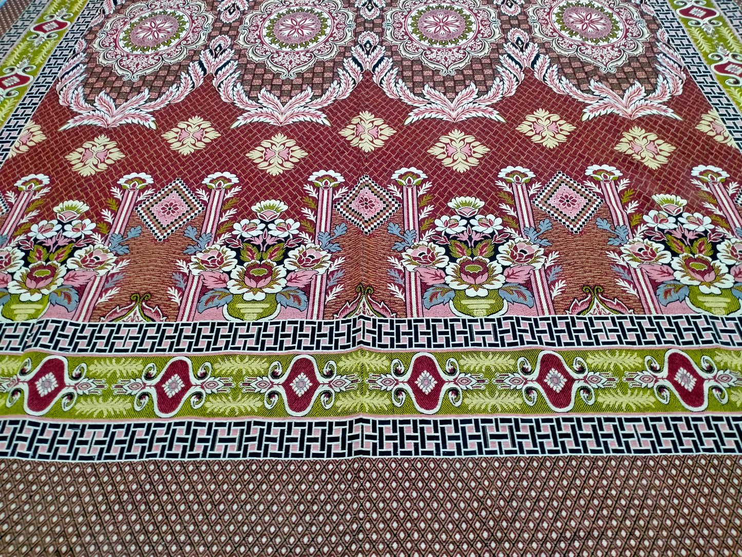 Traditional Multani Jazem – 9x15 Ft – Elegant Floral Classic