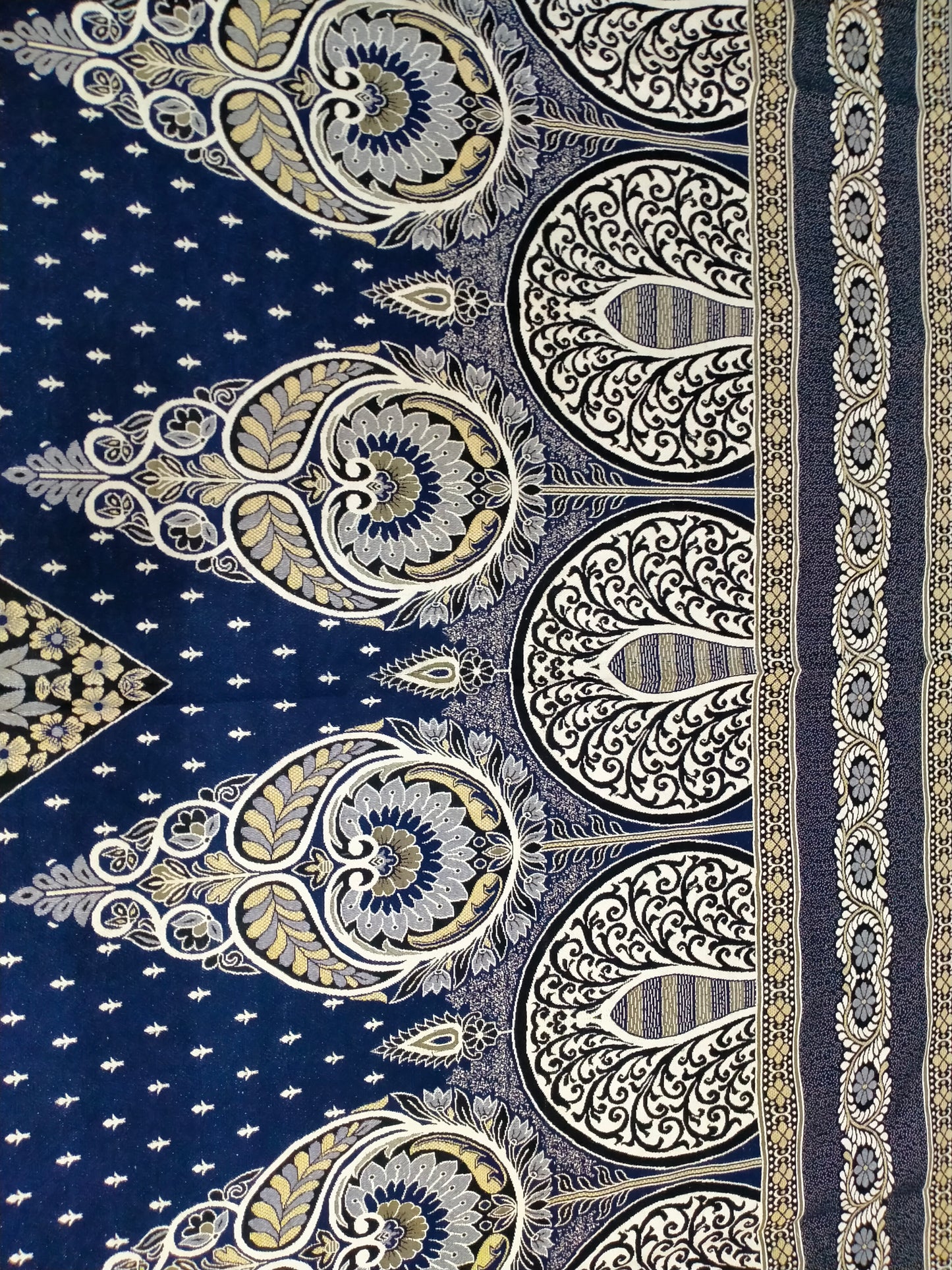 Traditional Multani Jazem – 9x12 Ft – Twin Floral Medallion FT