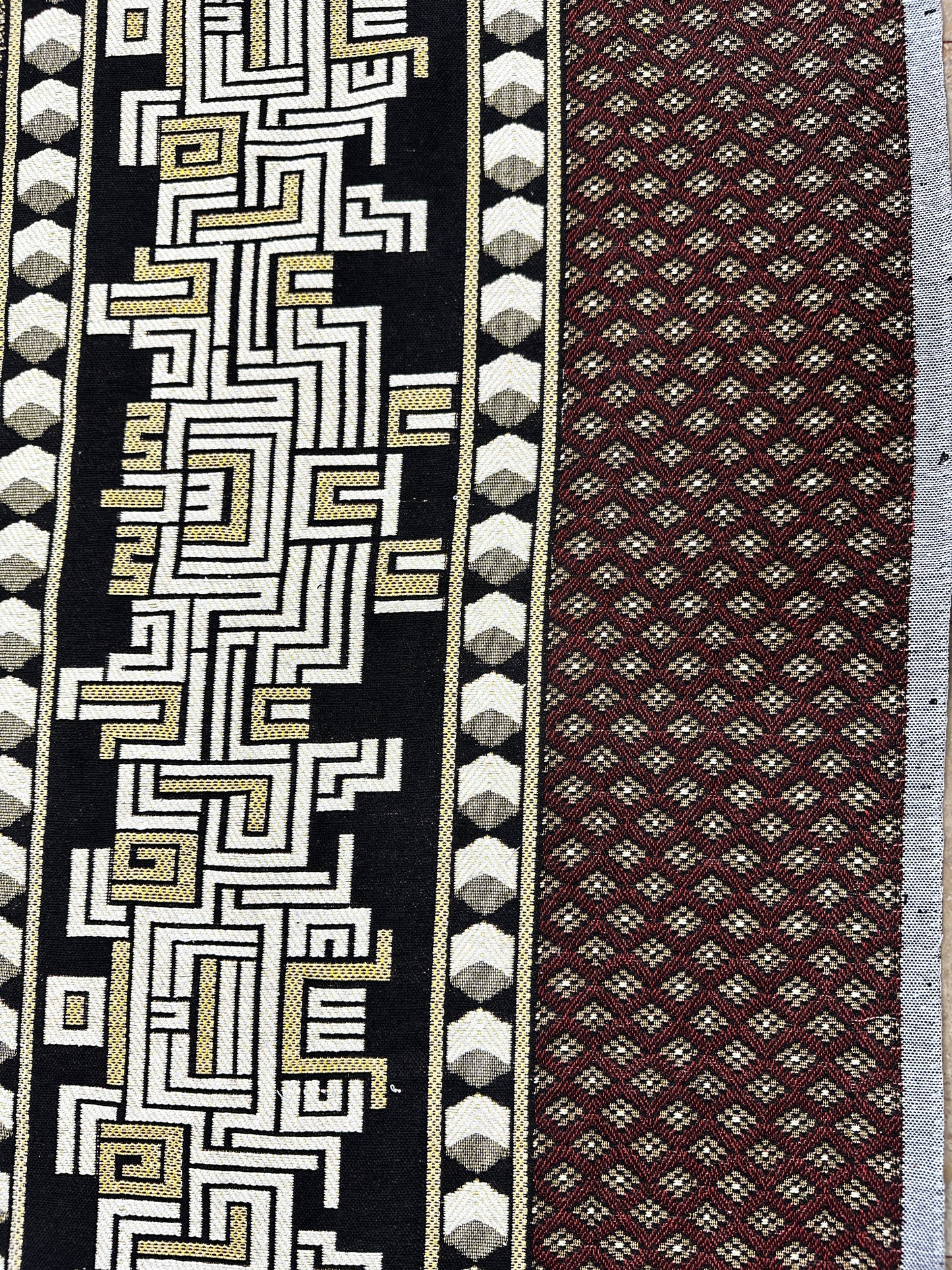 Traditional Multani Jazem – 9x11 Ft –Diamond Medallion Classic FT