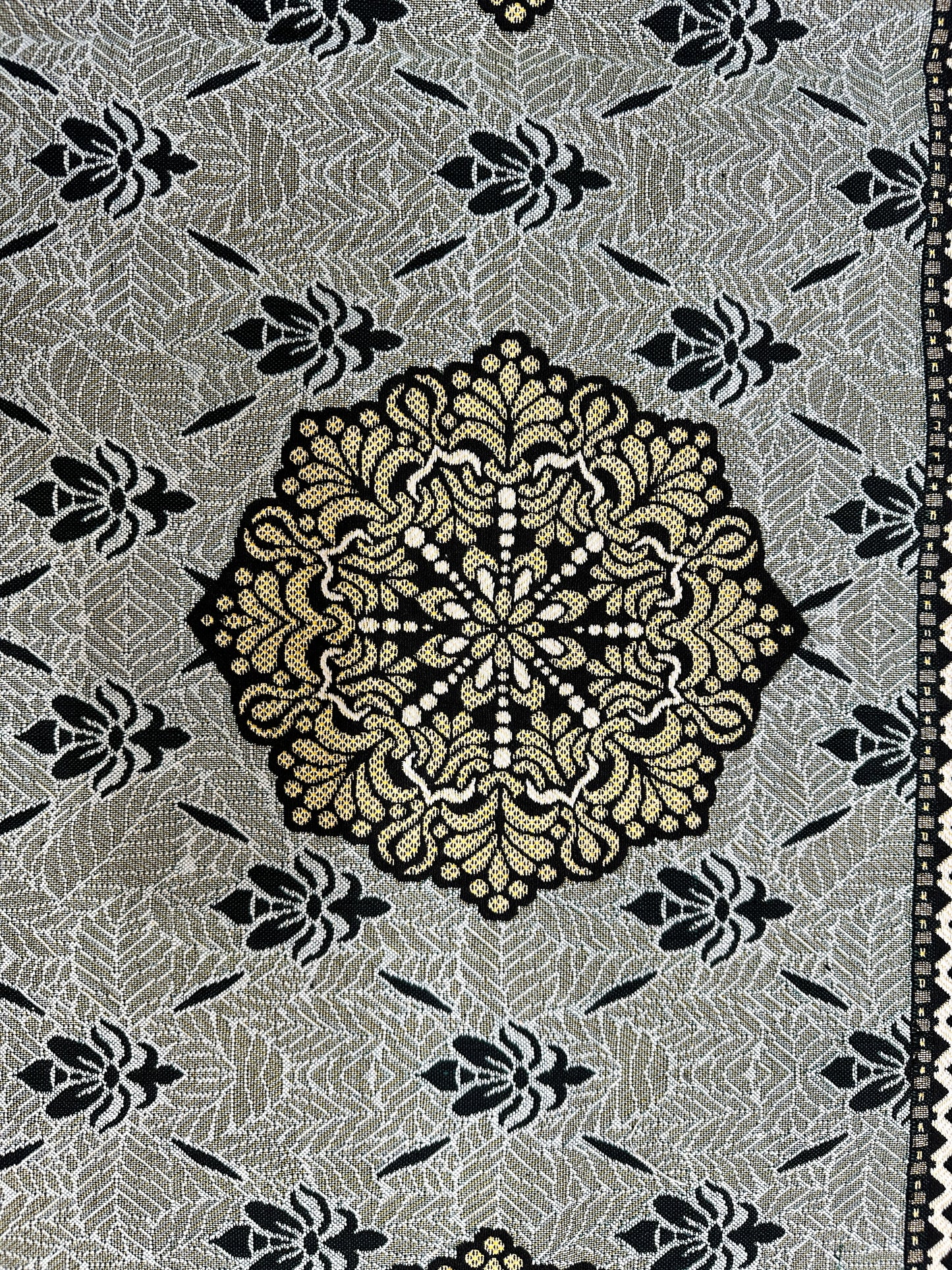 Classic Emerald Green Multani Bedsheet – Central Mehrab Pattern