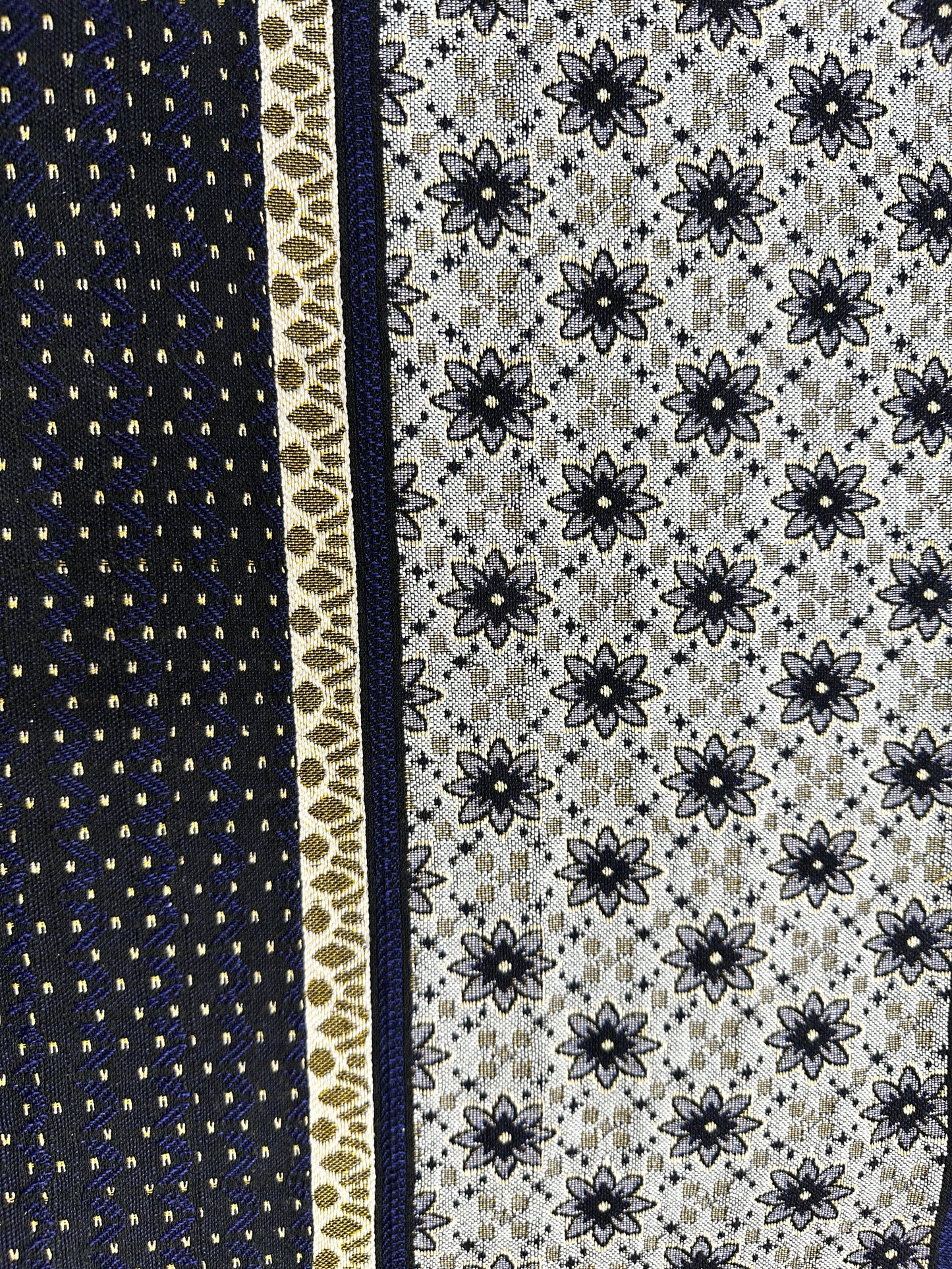 Classic Blue Multani Bedsheet – Central Stripe Pattern