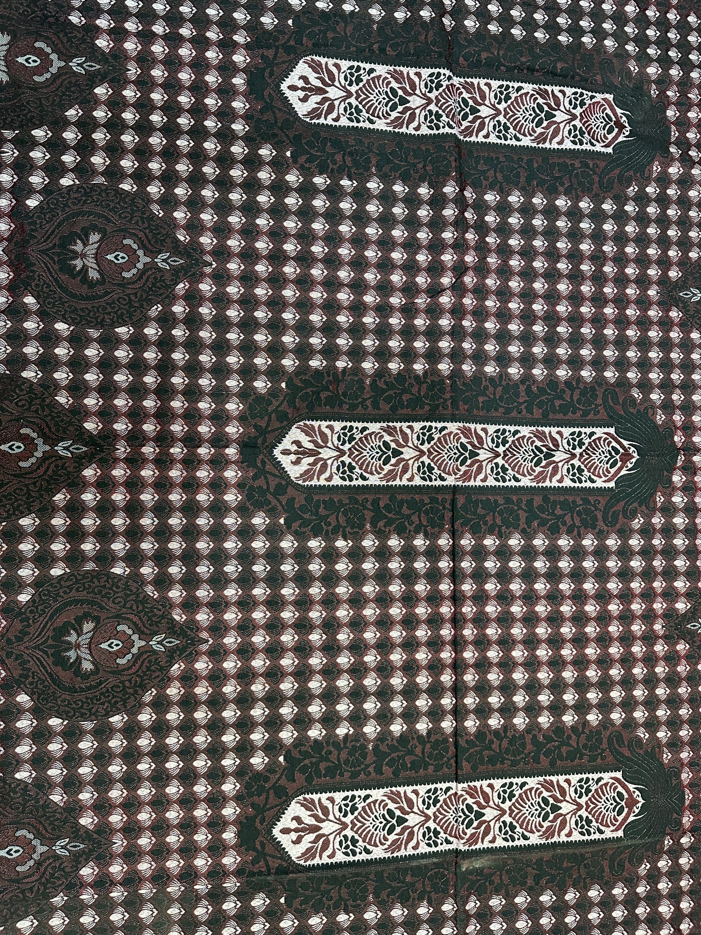 Ghulab Classic Maroon & Black Multani Bed Sheet Set