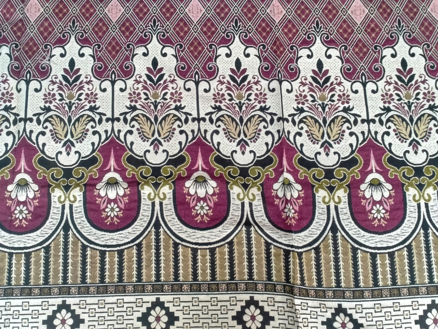 Traditional Multani Jazem – 9x11.5 Ft – Floral Vine Classic