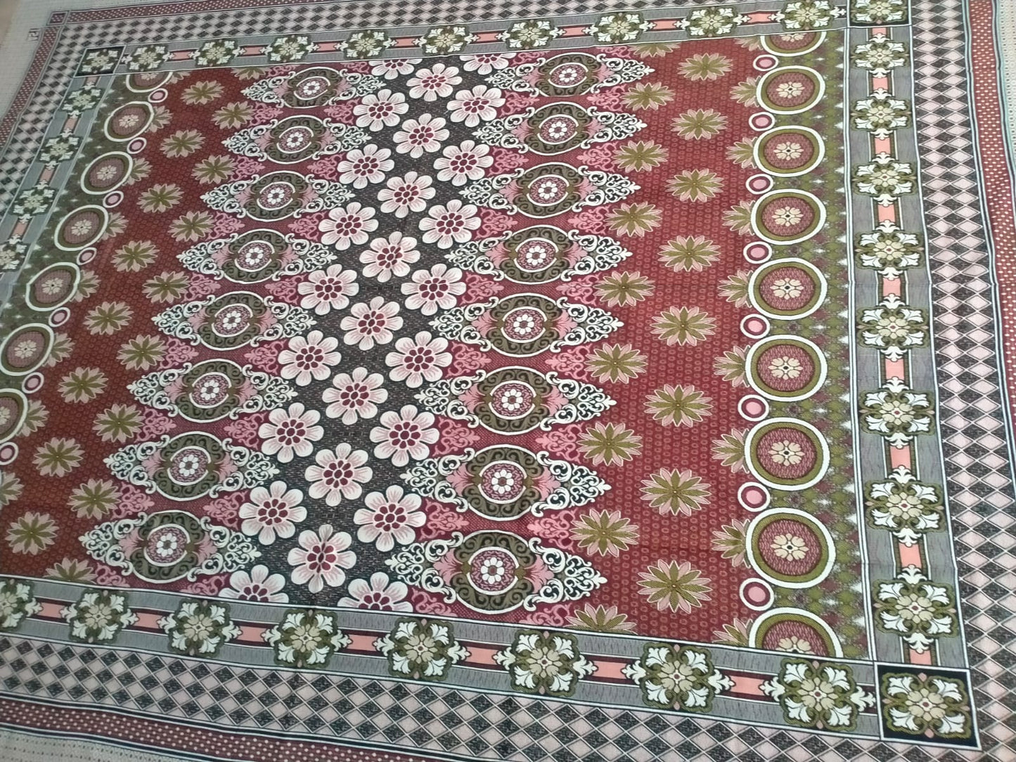 Traditional Multani Jazem - 9x15 Ft – Olive Red Floral Starburst