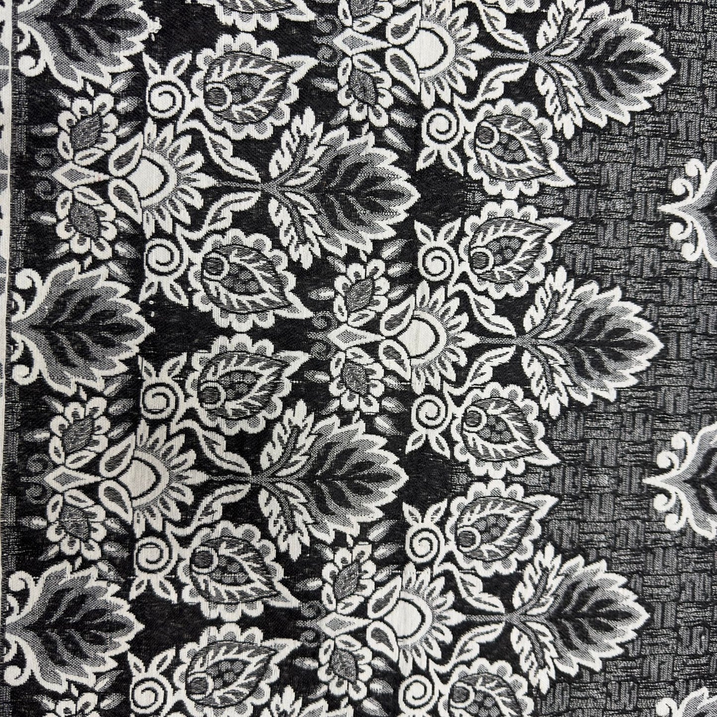 Black Diamond Motif Multani Bedsheet Set